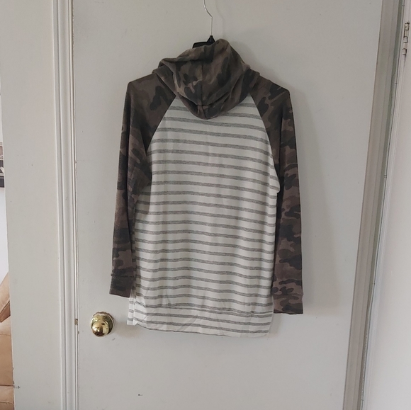 So soft! Hooded long sleeve. - Picture 2 of 3